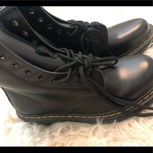 Dr Marten boots black